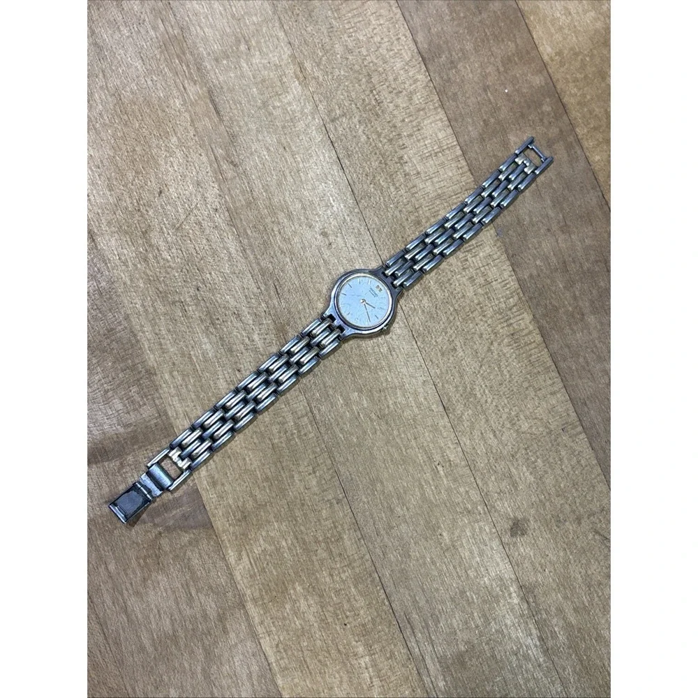 Vintage 1980s Seiko Quartz Ladies Dress Watch Needs New Battery